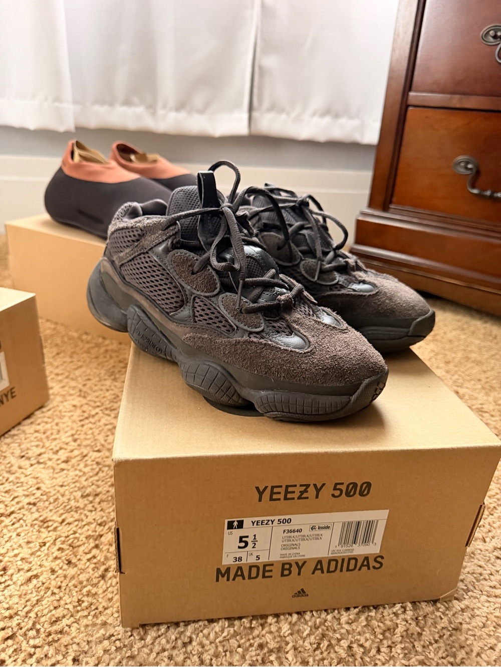 YEEZY Boost 500